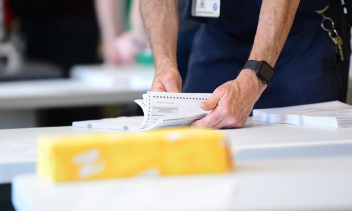 ballots in pennsylvania 2 700x420 kfmjD4