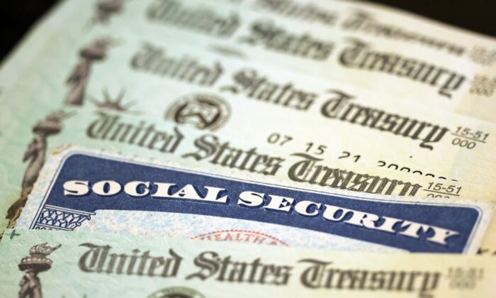 id5145274 Social Security card GettyImages 1346574898 700x420 m9IMQD