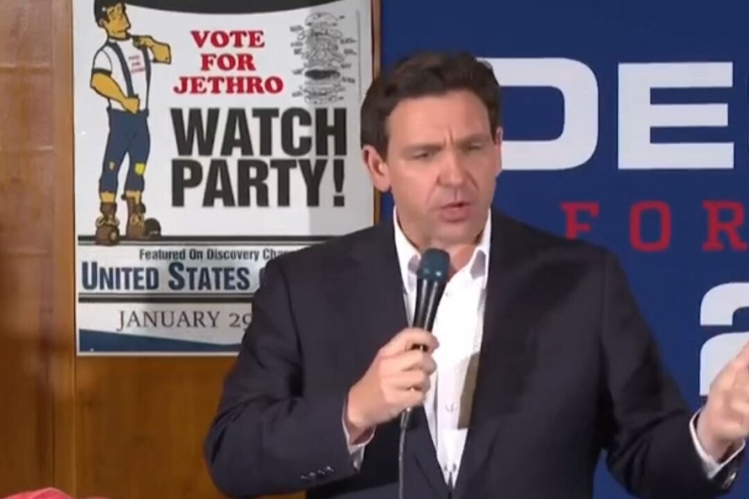 id5564225 Ron DeSantis 1080x720 KB0m8J