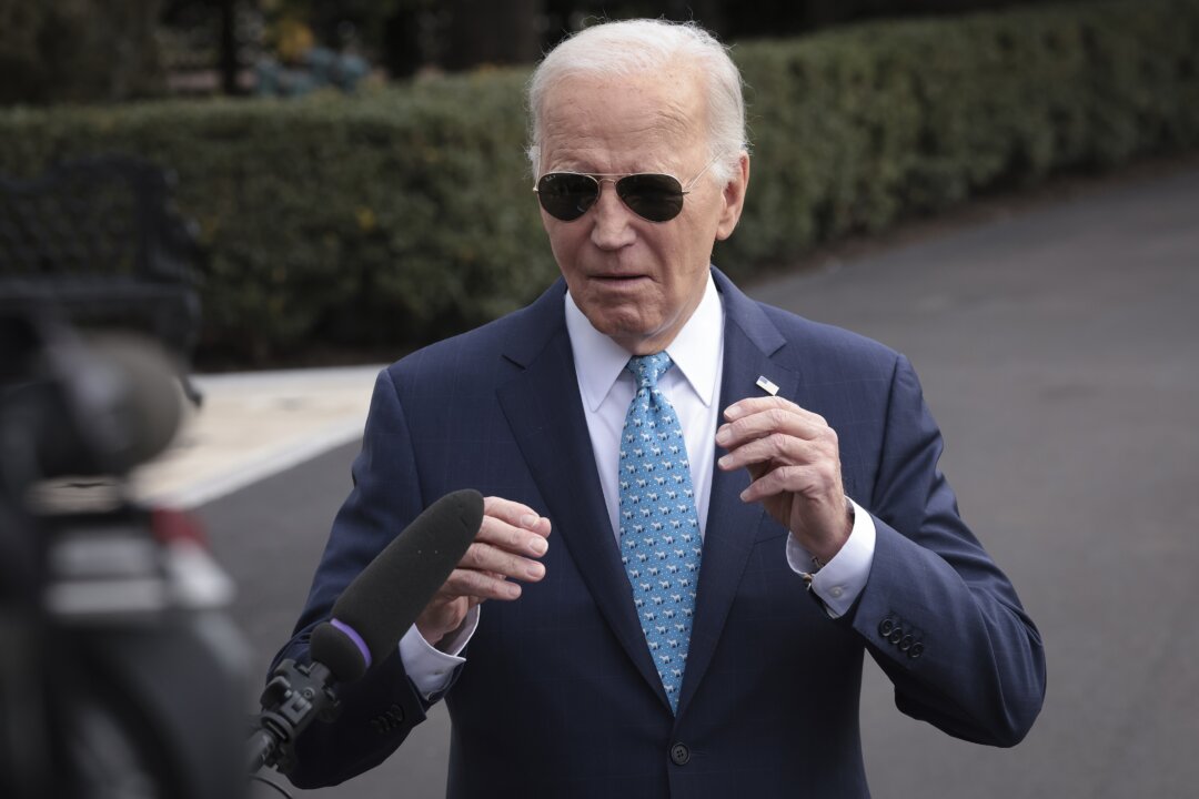 id5577526 president biden with glasses 1080x720 6SfLdt