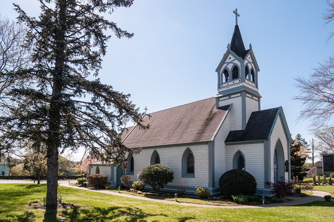 id5580042 2 Church of the Holy Cross Middletown Rhode Island 1080x720 jRTCoa