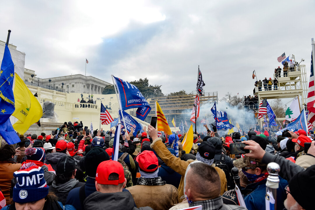 id5609107 Jan 6 protest LSedit 1080x720 lnROM3