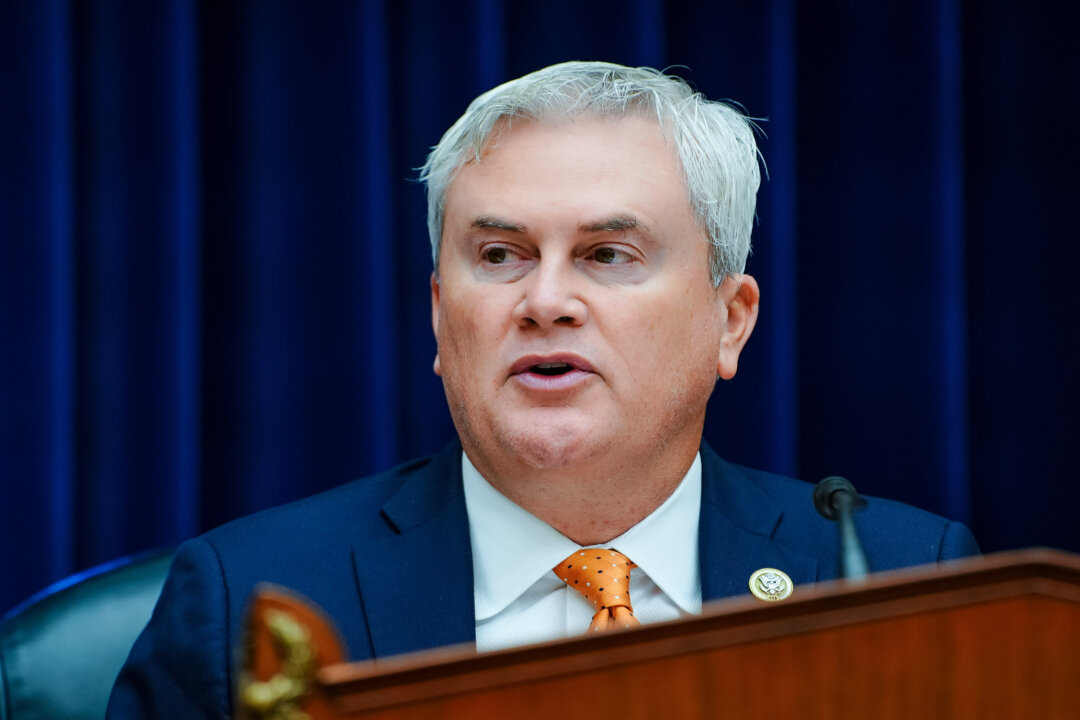 id5612169 11142023 DSC05684 James Comer LSedit 1080x720 IbzVYo