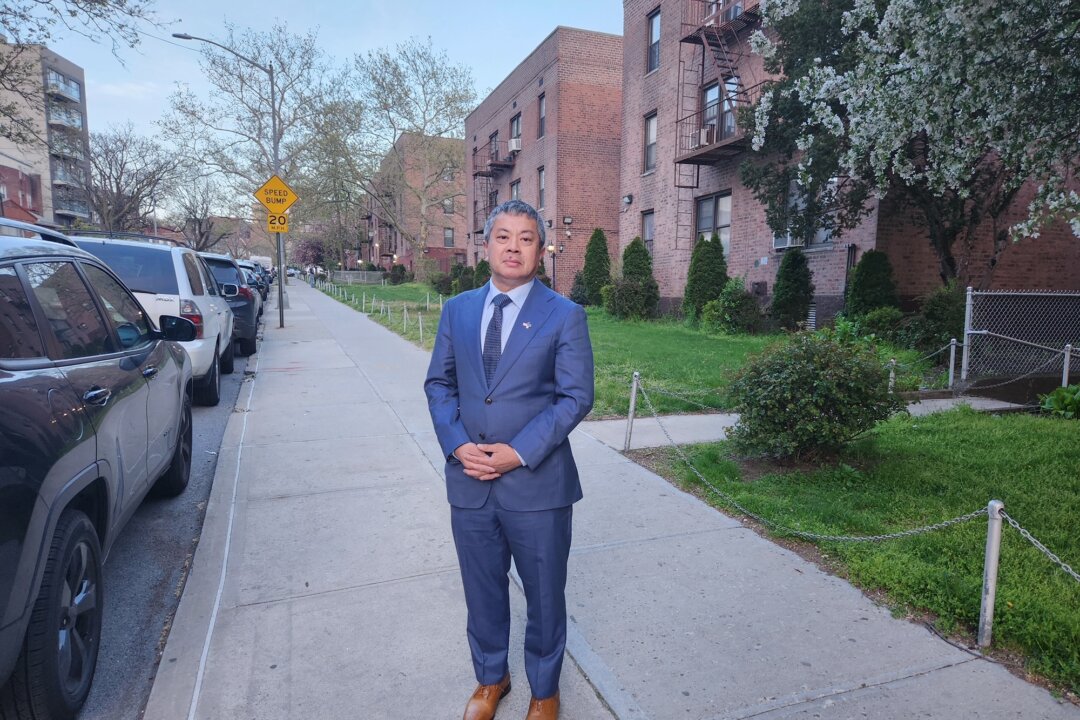 id5648138 self portrait of J Chou 1080x720 clYCyV