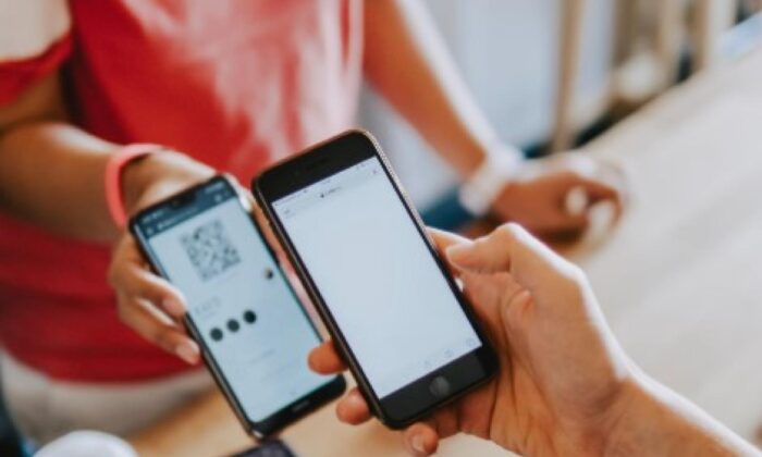 mobile payment 700x420 J6RwPE