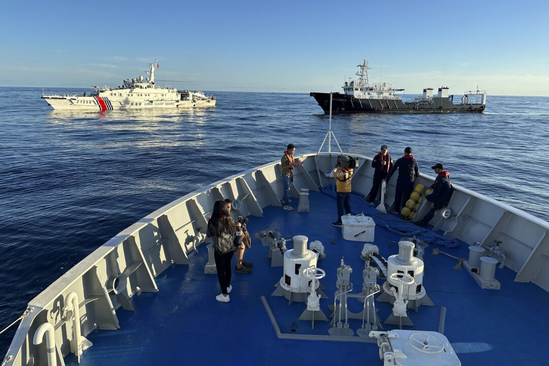 id5528039 Chinese Philippine vessel 1 1080x720