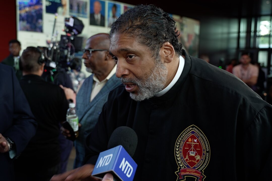 id5711437 Rev. William Barber 1080x720 EJsmM6