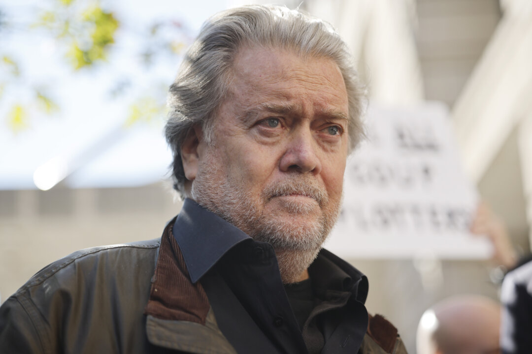 id5672739 bannon in dc 1080x720 uwU0bf