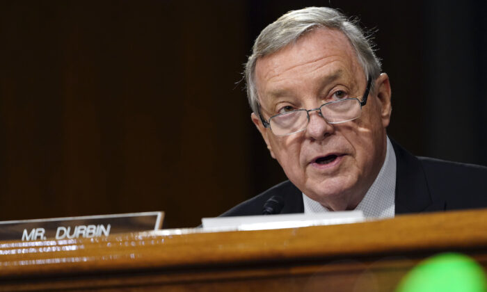 dick durbin 700x420 rjF8KO