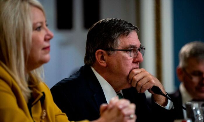 michael burgess 700x420 i1B12D